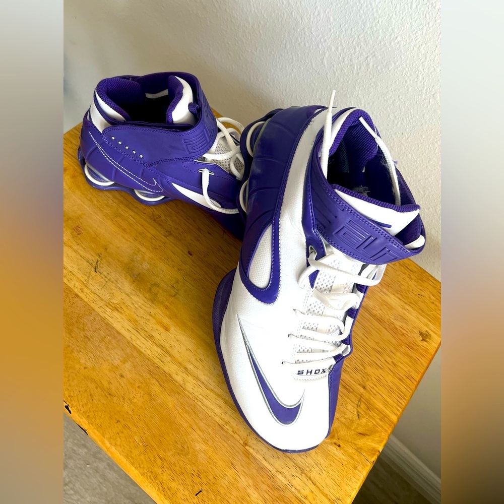 Nike Shox basketball shoes size 11.5